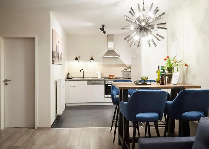 R B Apartment Hamburg Business am Flughafen für 1-5 Personen - ideal für Geschäftsreisende und Familien - Küche - Waschtrockner - Smart TV - kostenloser Parkplatz