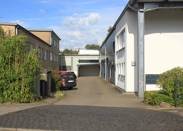 R B Apartment Hamburg Business am Flughafen für 1-5 Personen - ideal für Geschäftsreisende und Familien - Küche - Waschtrockner - Smart TV - kostenloser Parkplatz